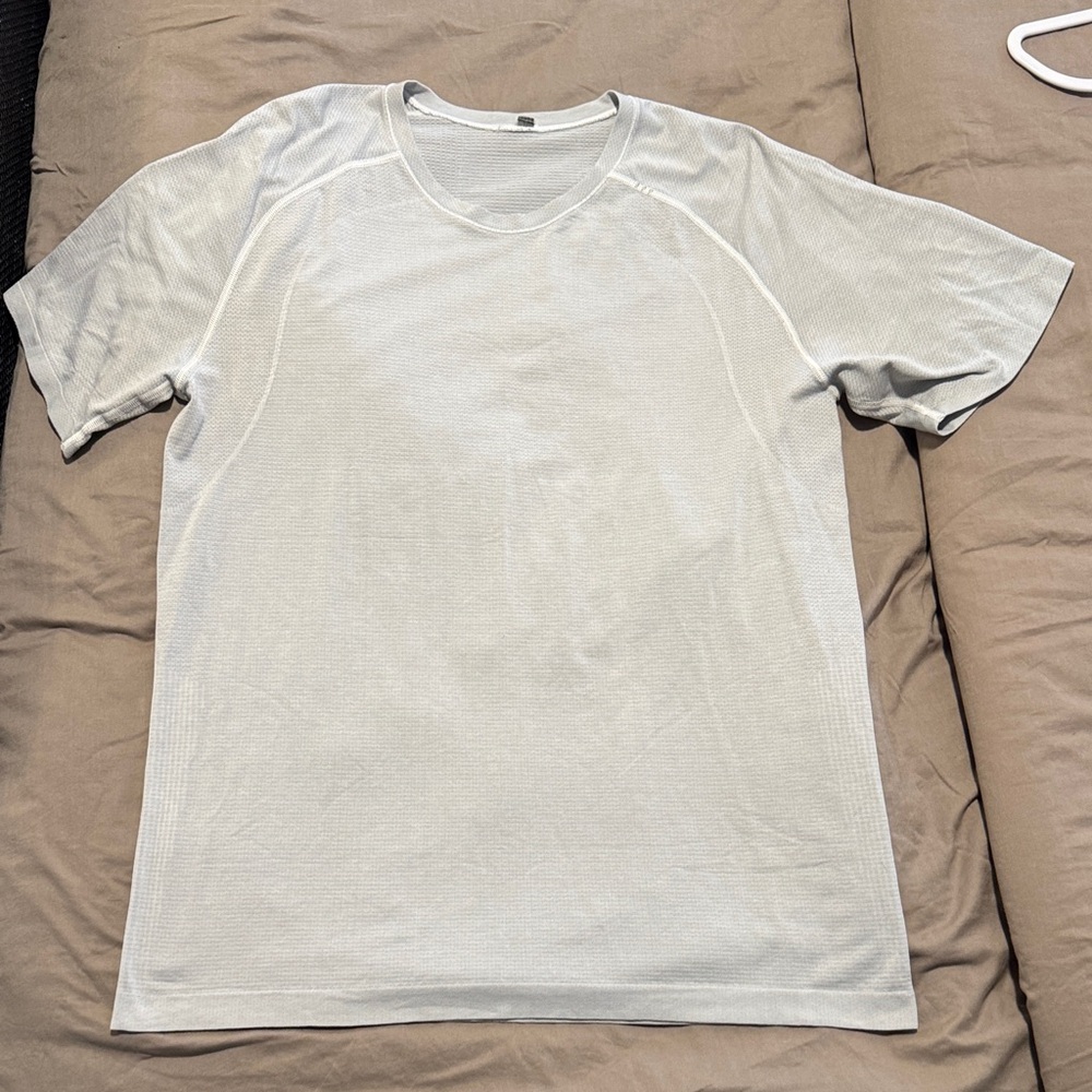 lululemon athletica Light Gray Metal Vent Tech